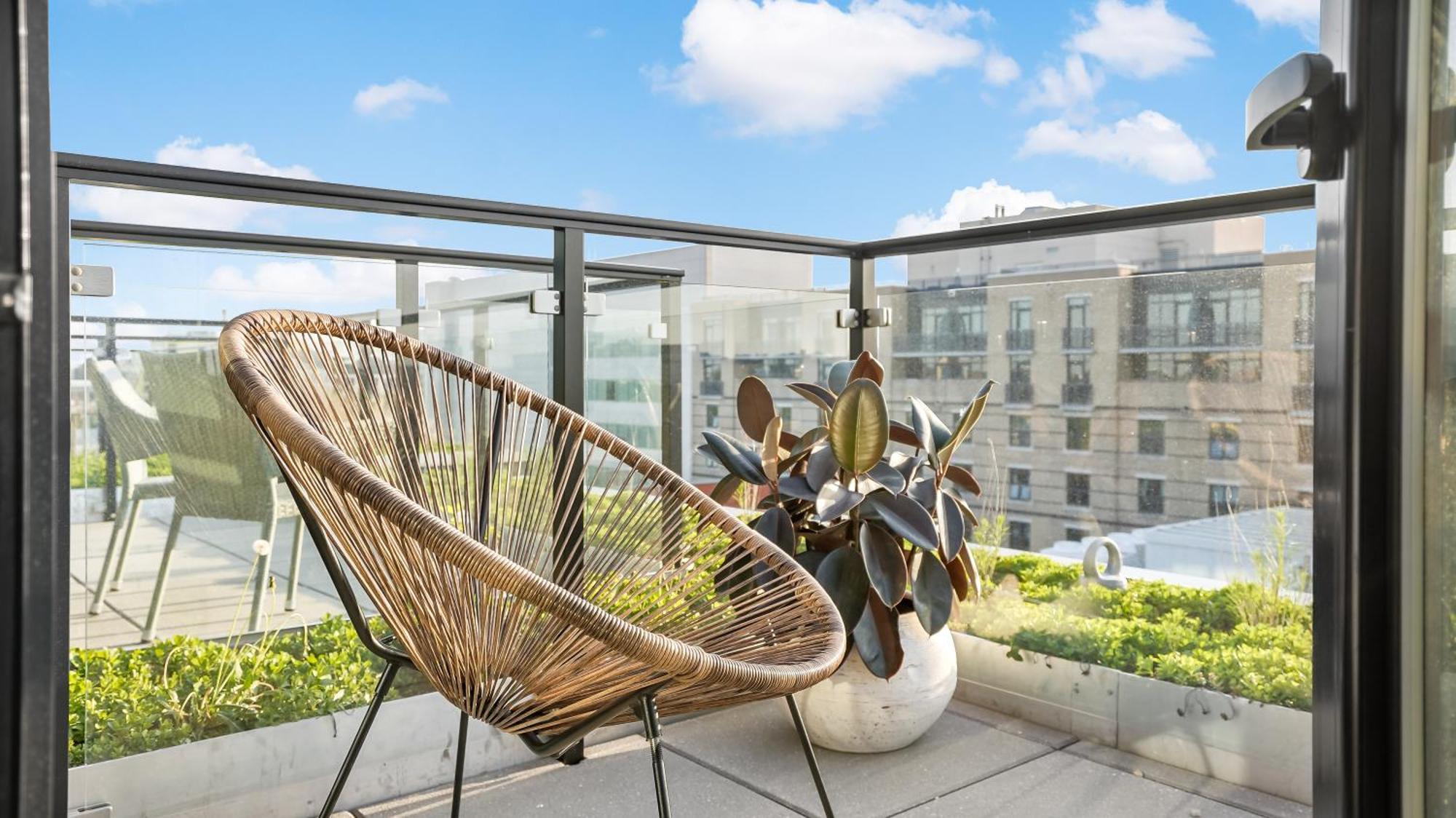 Pure Voyage Shaw Aparthotel Washington Ngoại thất bức ảnh